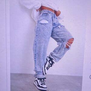 Petite Distressed Light Blue Women's Jeans